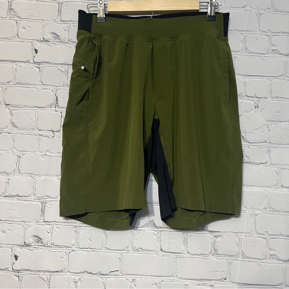 Lululemon T.H.E. Short 9" Linerless Green Men's Medium Elastic Waist Drawstring
